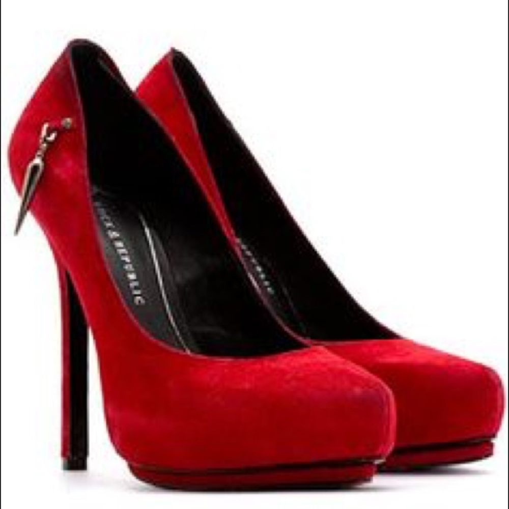 RED ROCK & REPUBLIC CELINE SUEDE PLATFORM HEEL